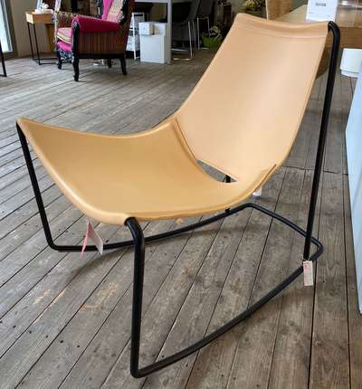 Dondolo Cuoio Base Metallo Nero <s>&euro;586</s> - Promo &euro;390